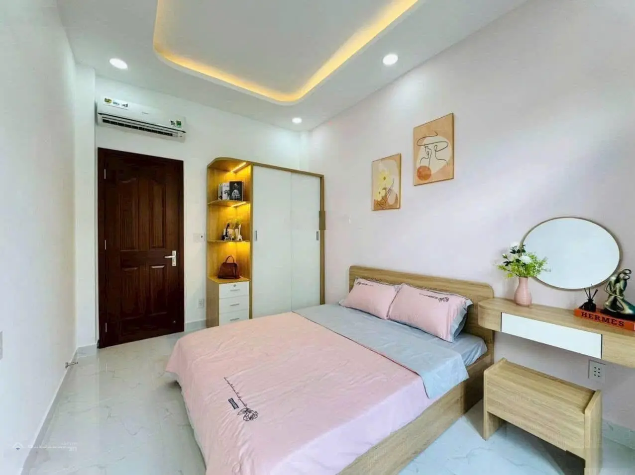 Nhà đẹp mới 90% đường Trương Định, Quận 3 / 60m2 (sổ hồng riêng) LH: 0903315821