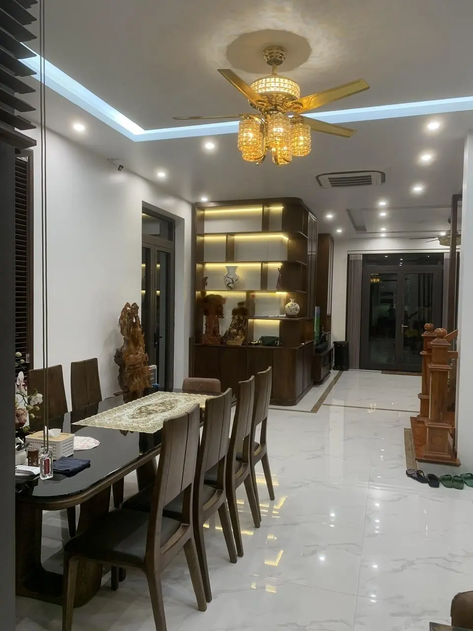 BIỆT THỰ 180 M2 ĐÃ HOÀN THIỆN PHUN NỘI THẤT chỉ việc sách vali về ở