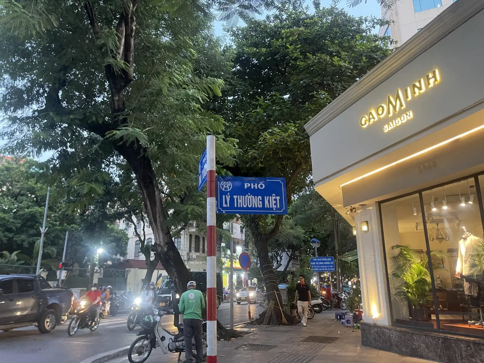 Bán nhà Phố Lý Thường Kiệt, Hoàn Kiếm, ô tô vào nhà, kinh doanh, 35m2, MT: 5m. Giá 10 tỷ. Cực hiếm