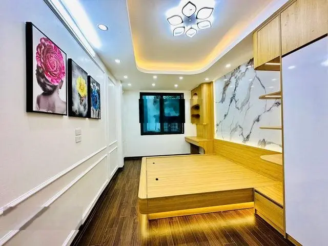 Mặt ngõ Kim Mã - dt 38m2 - 5tầng - mt4m - 5,8 tỷ - khu vực hiếm nhà bán - mặt ngõ kinh doanh