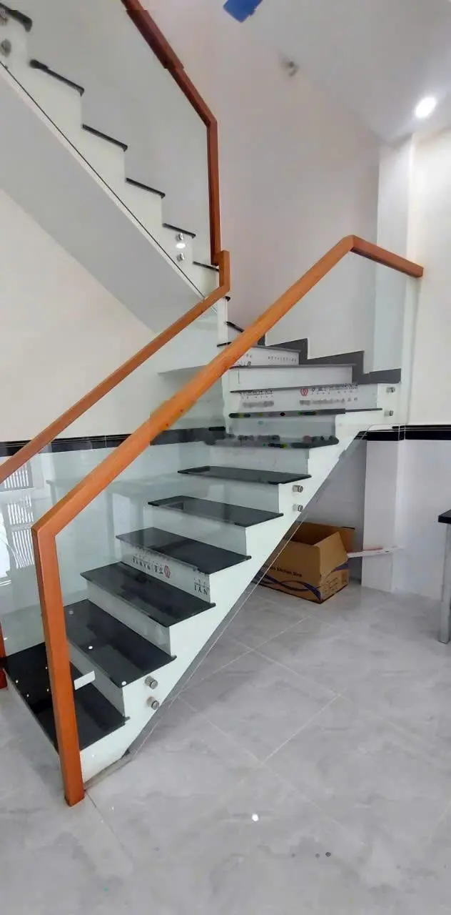 Bán nhà mặt tiền Nguyễn Thị Ngâu, kinh doanh sầm uất Hóc Môn chưa tới 4 tỷ