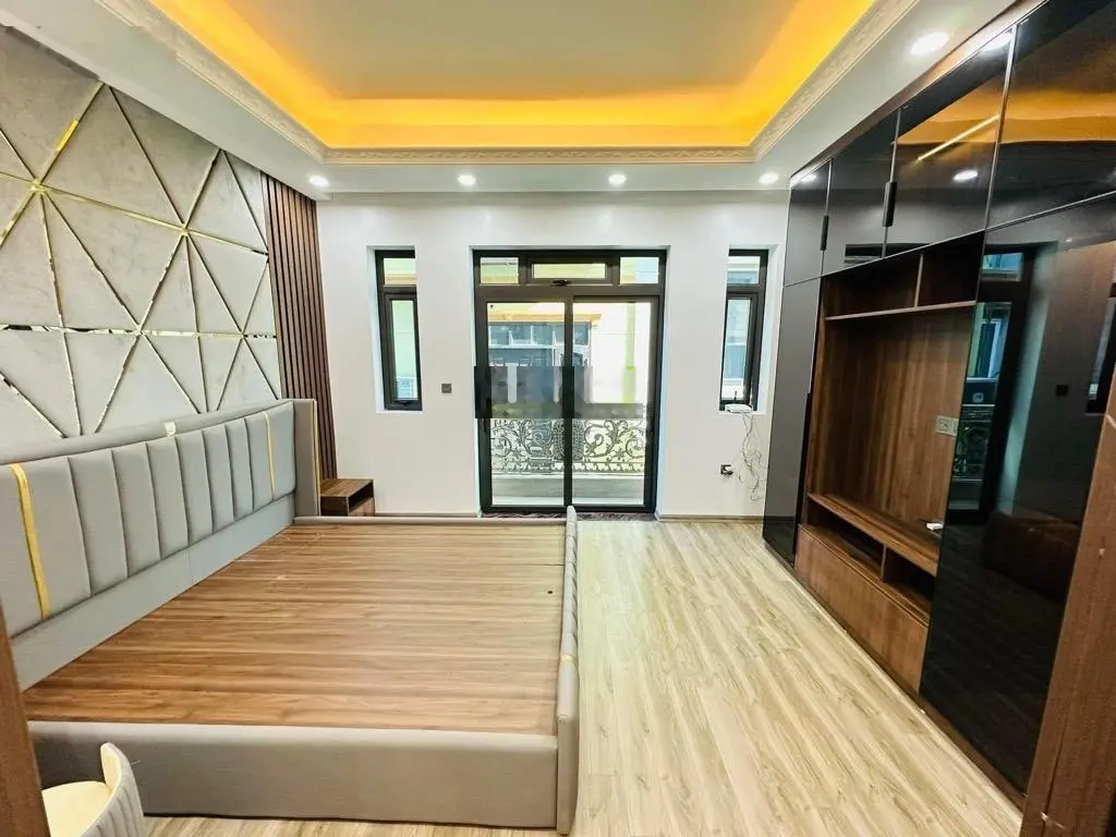 Nhà đẹp việt hưng long biên, lô góc, gara ôtô, thang máy - dt 45m nhỉnh 9 tỷ
