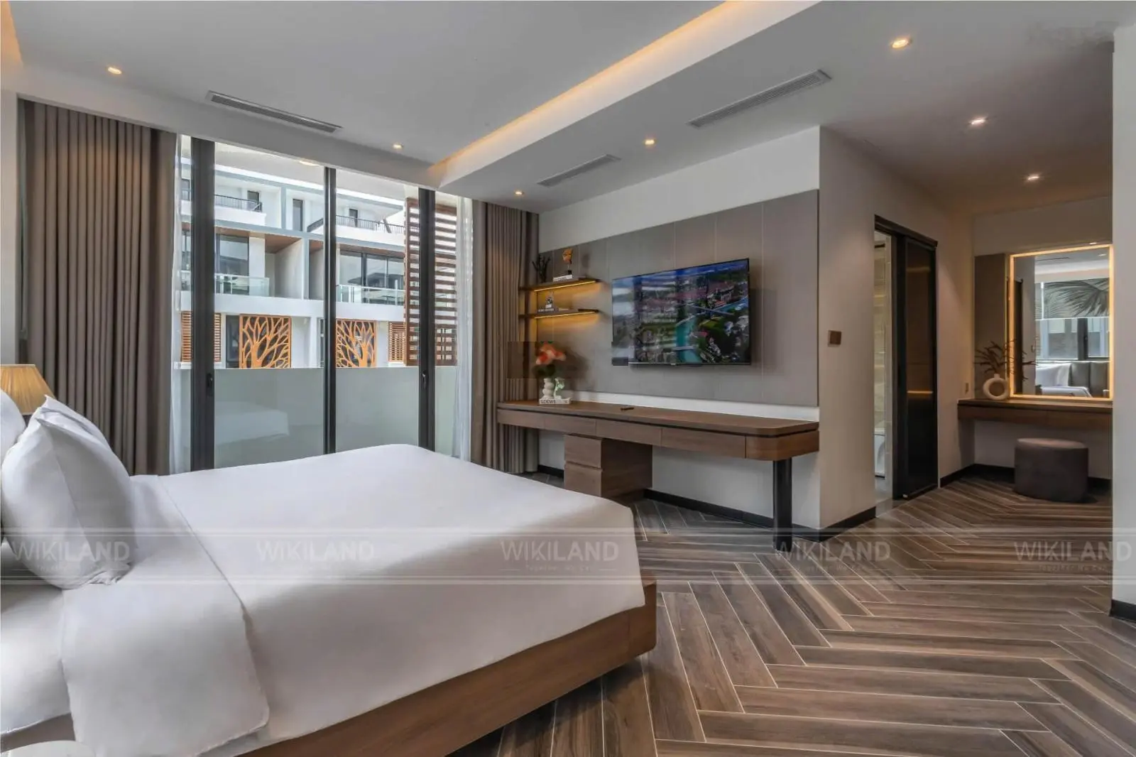 HOT: Chủ nhà cần tiền bán gấp căn Biệt thự 185m2, xây 3 tầng, SHLD tại Bãi Trường, giá chỉ 21.8 tỷ