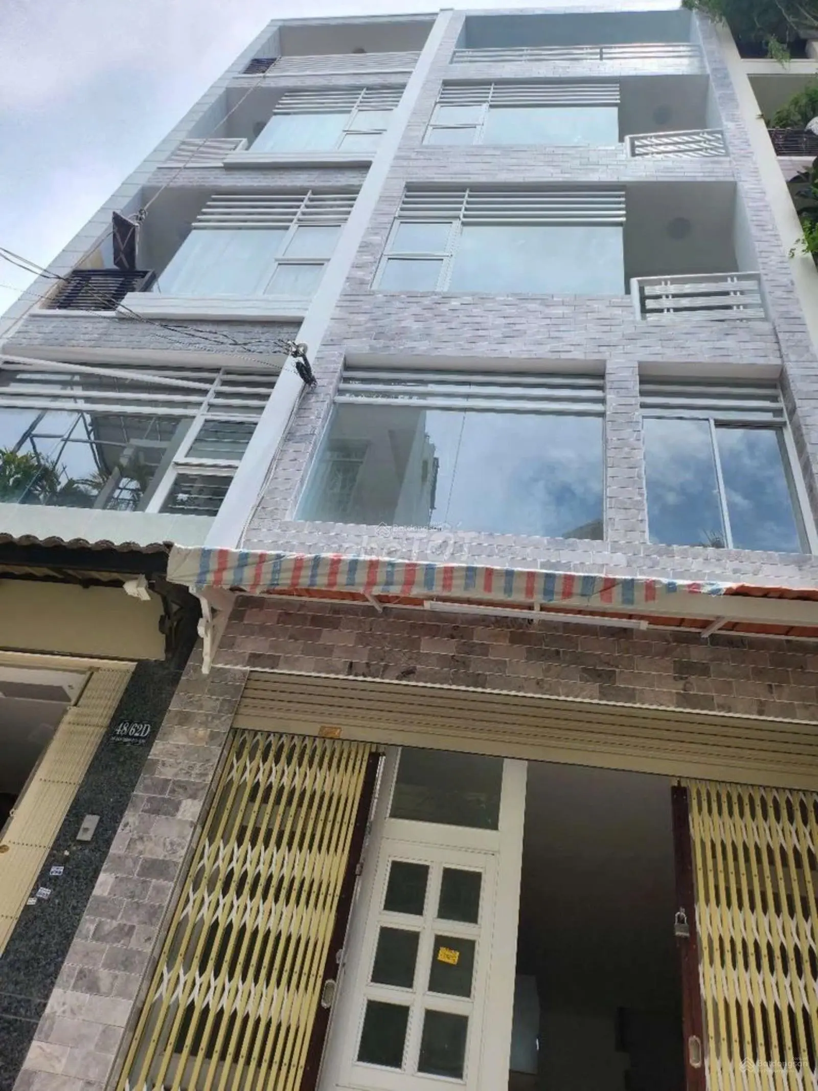 Siêu Phẩm Hiếm - HXH Nguyễn Văn Trỗi P11 Phú Nhuận. DT : 4,01 X 10m.CN :40M2. Giá : 11,5 Tỷ .