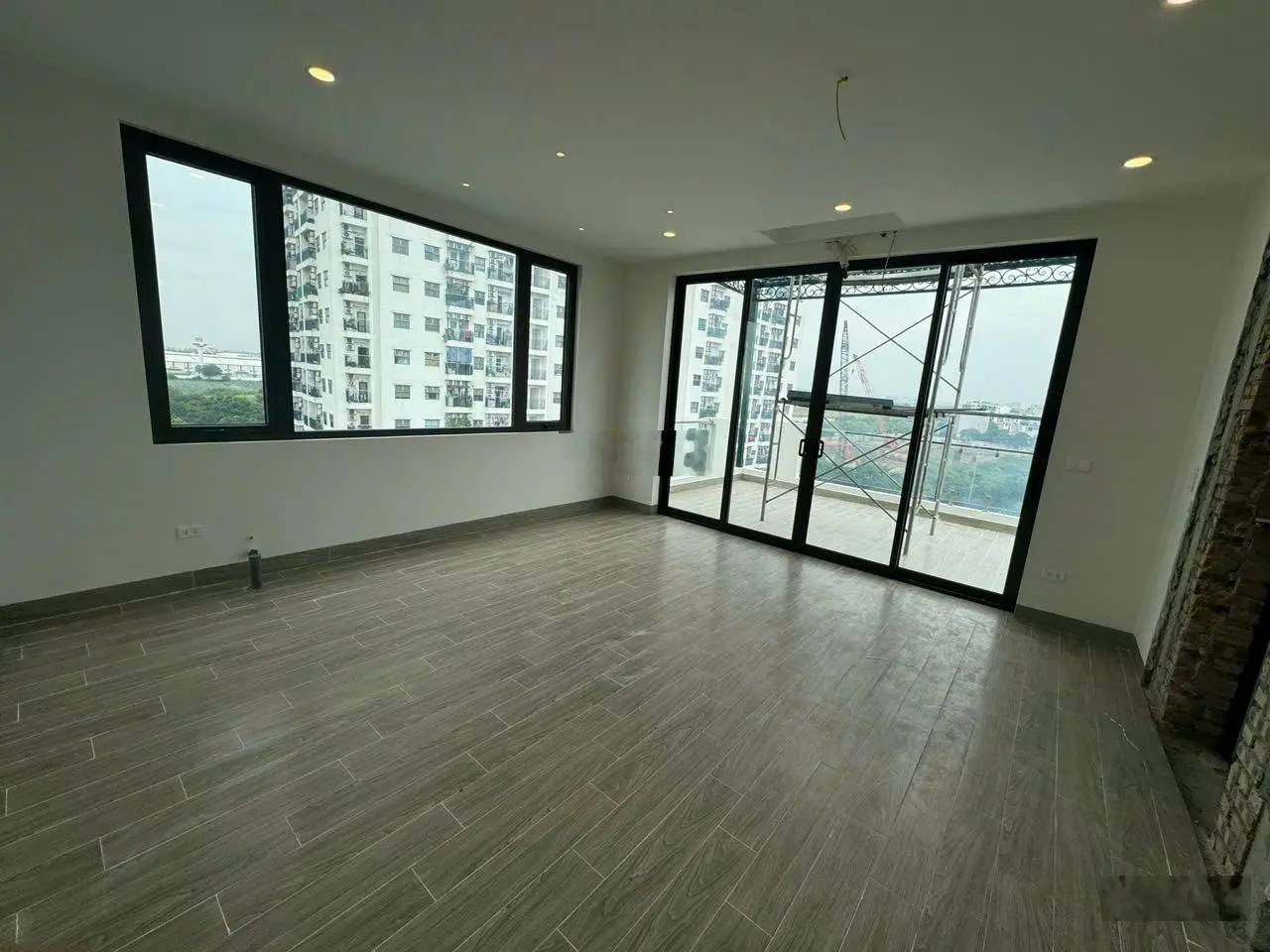 Bán nhà Phúc Lợi căn góc 51m2 x 6 tầng x 6m MT, thang máy, ngõ ô tô tránh nhau, kinh doanh
