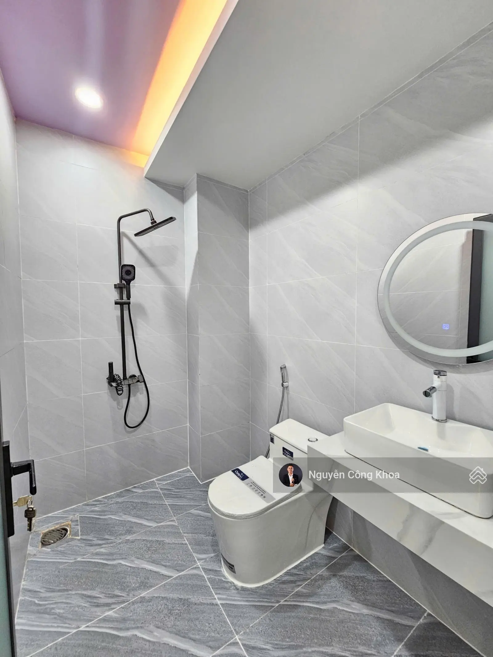 Bán nhà đúc 3 tấm mẫu hiện đại, sân ô tô, 4 phòng ngủ, đầy đủ nội thất, KDC P. Bình Chuẩn, Thuận An