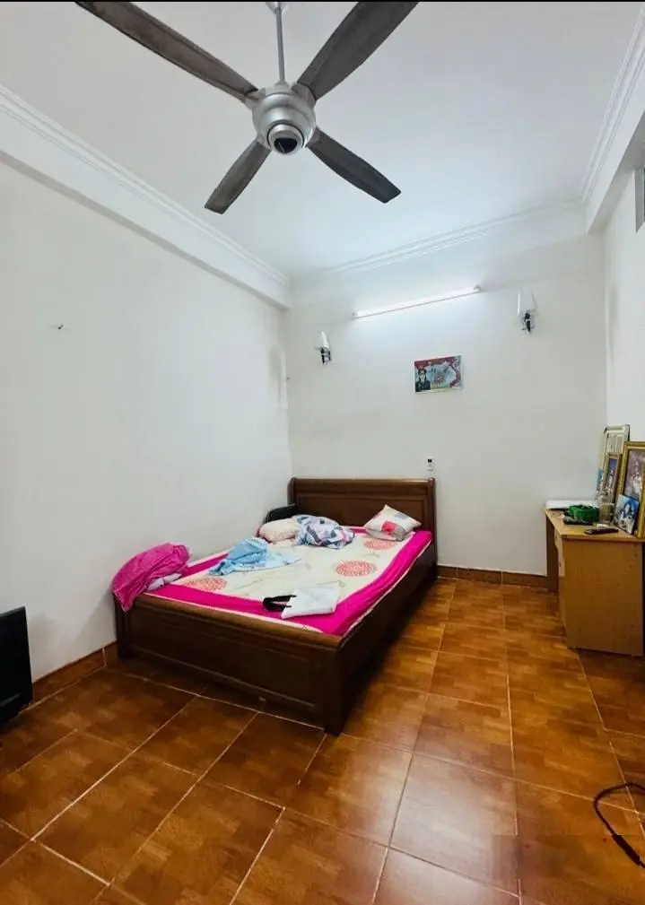 BÁN NHÀ nở hậu Mễ Trì, đường rộng thênh thang, ôtô tải tránh nhau. 50m, 5 tầng, MT: 5,3m. Hơn 11tỷ