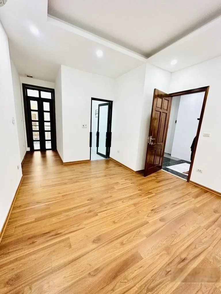 Bán nhà ngõ 142 Âu Cơ, 80m2, 5 tầng, thang máy 20m ra mặt phố, nhà đẹp ở ngay chỉ 13.2 tỷ.
