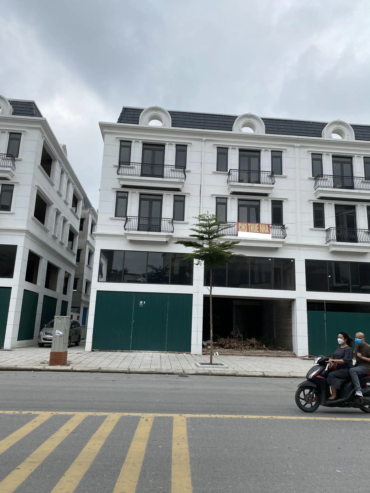 Lô góc hoàn thiện shophouse Sông Hồng kinh doanh, Trâu Quỳ, DT: 90m2, giá: 22 tỷ. LH: 0867 219 ***