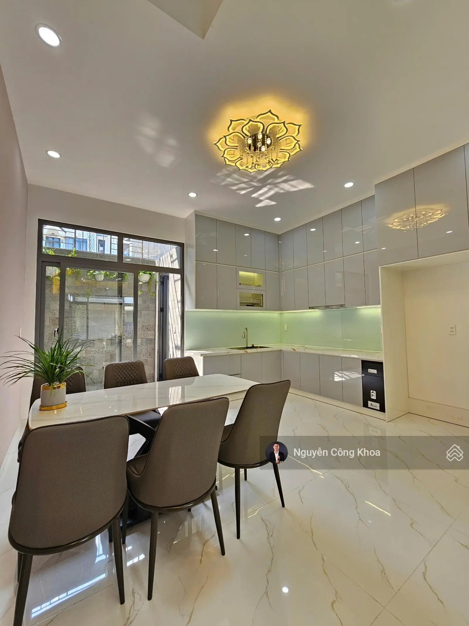 Bán nhà đúc 3 tấm full nội thất, mẫu hiện đại, 3 phòng ngủ, KDC P. Bình Chuẩn, Tp. Thuận An