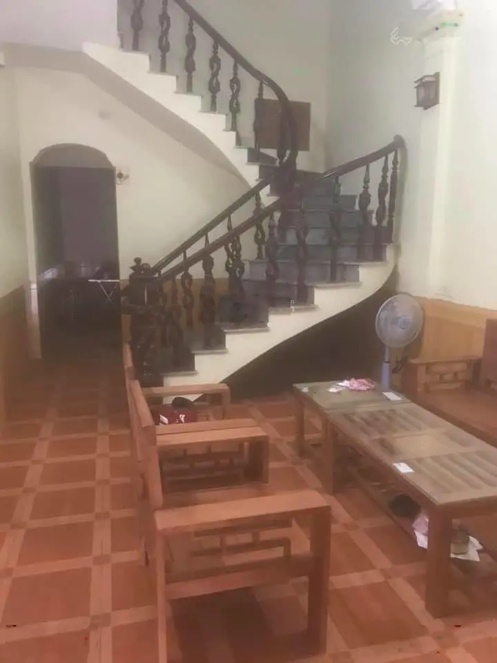 Chính chủ cần bán nhà trung tâm thị trấn Vương