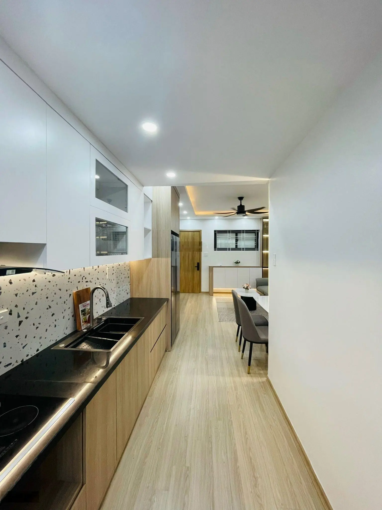 Bán căn hộ tại Nơ3 Bán đảo Linh Đàm - Hoàng Mai Hà Nội. 80m2 3ngủ 2VS. Giá 3tỷ480tr