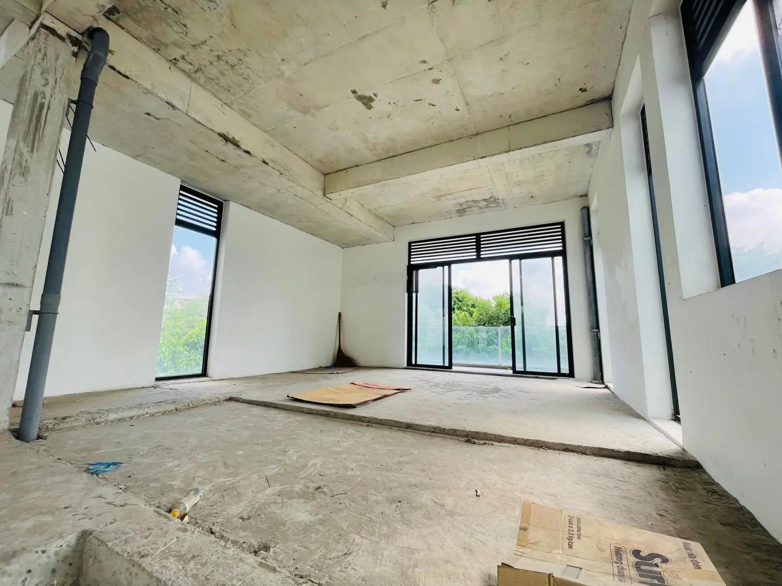 Bán biệt thự đơn lập Lucasta - Khang Điền - Ngang 14m - sổ hồng