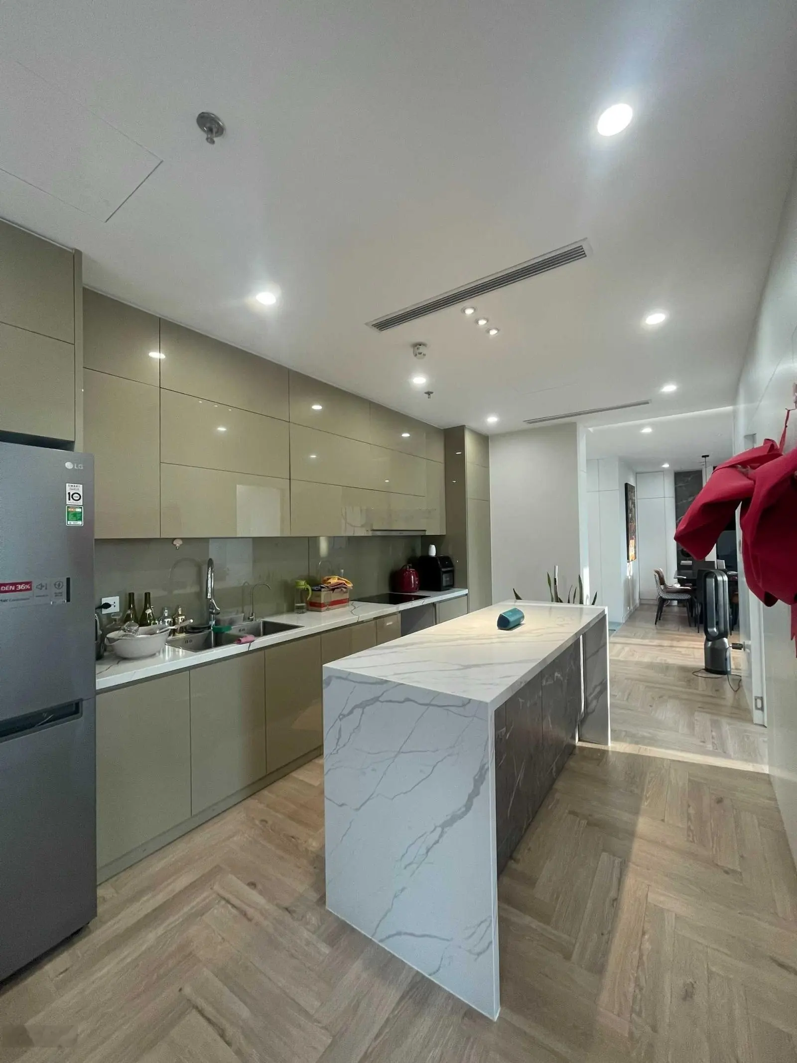Nhỉnh 8 tỷ cho căn 2 ngủ (90m2) tại The Matrix One