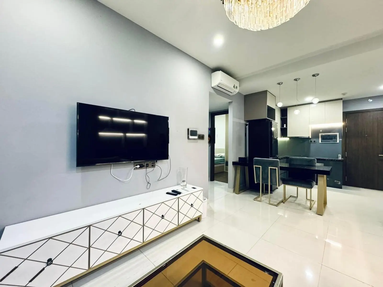 Chính chủ cần bán gấp căn hộ 2PN 2WC 72m2 Saigonres nội thất cơ bản bao sang tên