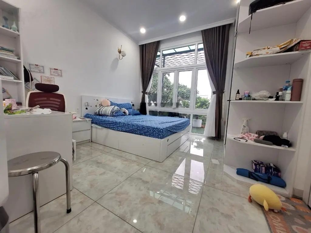 Mặt tiền - 90m2 ngang 5m - phường vip quận 9 - gần vincom