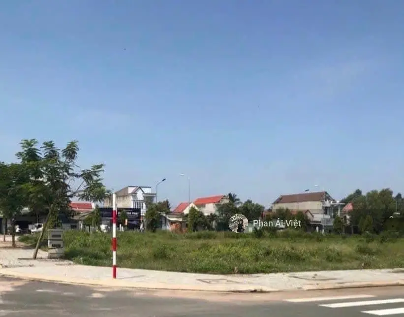 Kẹt tiền bán nhanh,Đ.Dương Thị Cẩm Vân,TP.Cà Mau,gần chợ Phường 5,100m2/550tr,SHR,full thổ cư