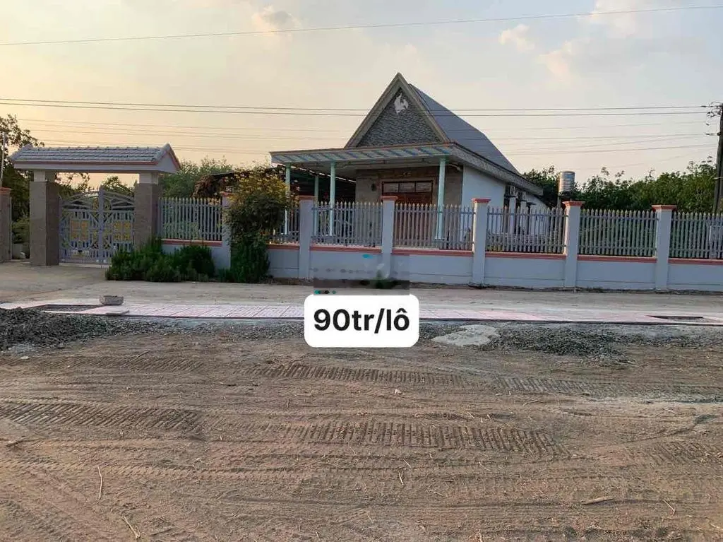 Cần bán gấp lô đất 200m2 chủ đất kẹt tiền cần bán gấp