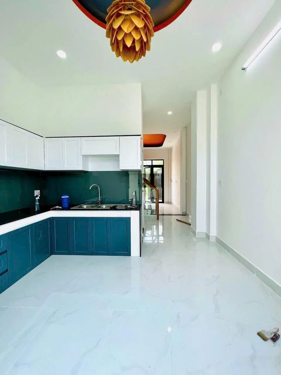 CC bán nhà mới thiết kế hiện đại, 1trệt 2lầu, đối diện Chợ Long Phước, Q9. 3PN 3WC giá đầu tư
