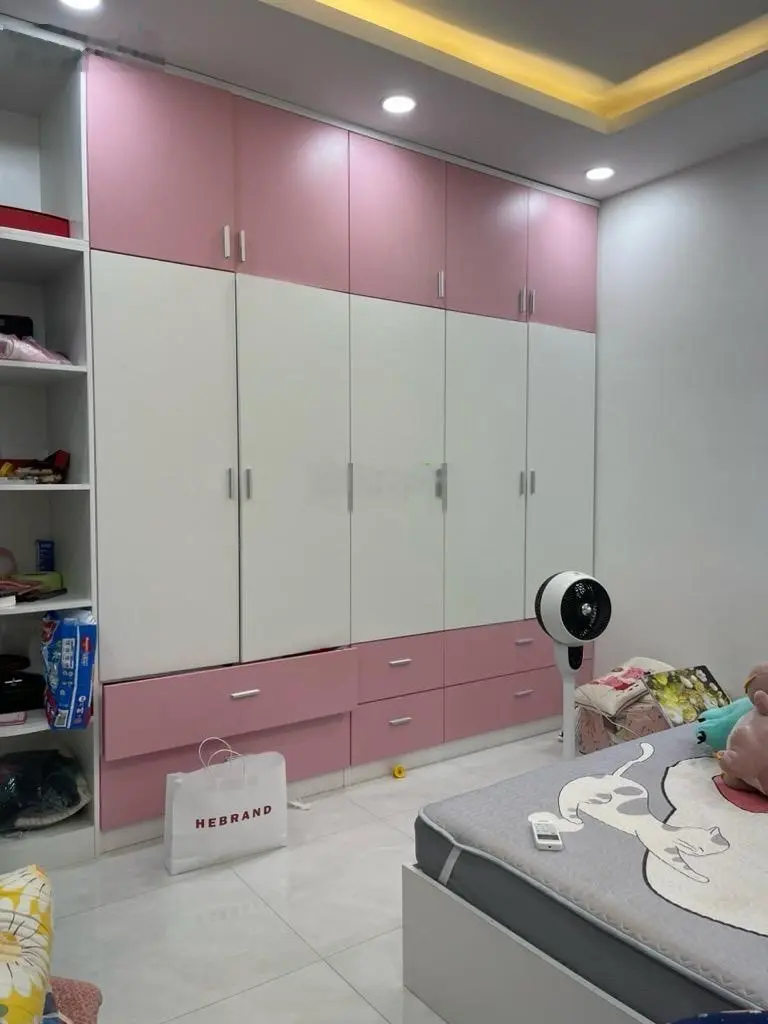Bán gấp nhà mặt tiền ngay chợ bình chánh, đang cho thuê 9tr/tháng, giá 1 tỷ 350tr
