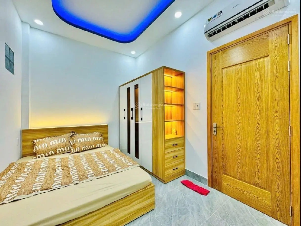 Kẹt tiền bán gấp nhà 3 tầng - Nguyễn Thái Sơn trong tháng 9, DT 36m2, Hẻm xe hơi, chỉ 2.8 tỷ.