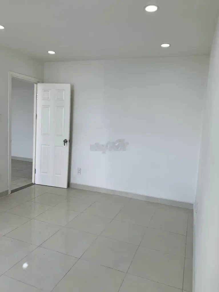 Bán gấp căn hộ Khuông Việt đối diện KDL Đầm Sen, 81m2(3PN) giá rẻ.