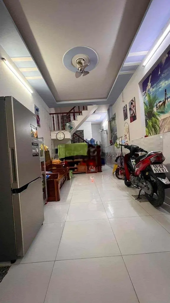 Bán Gấp Nhà SHC 3.2x10,1 lầu,1tỷ550tr,2/ Lê Văn khương.q12