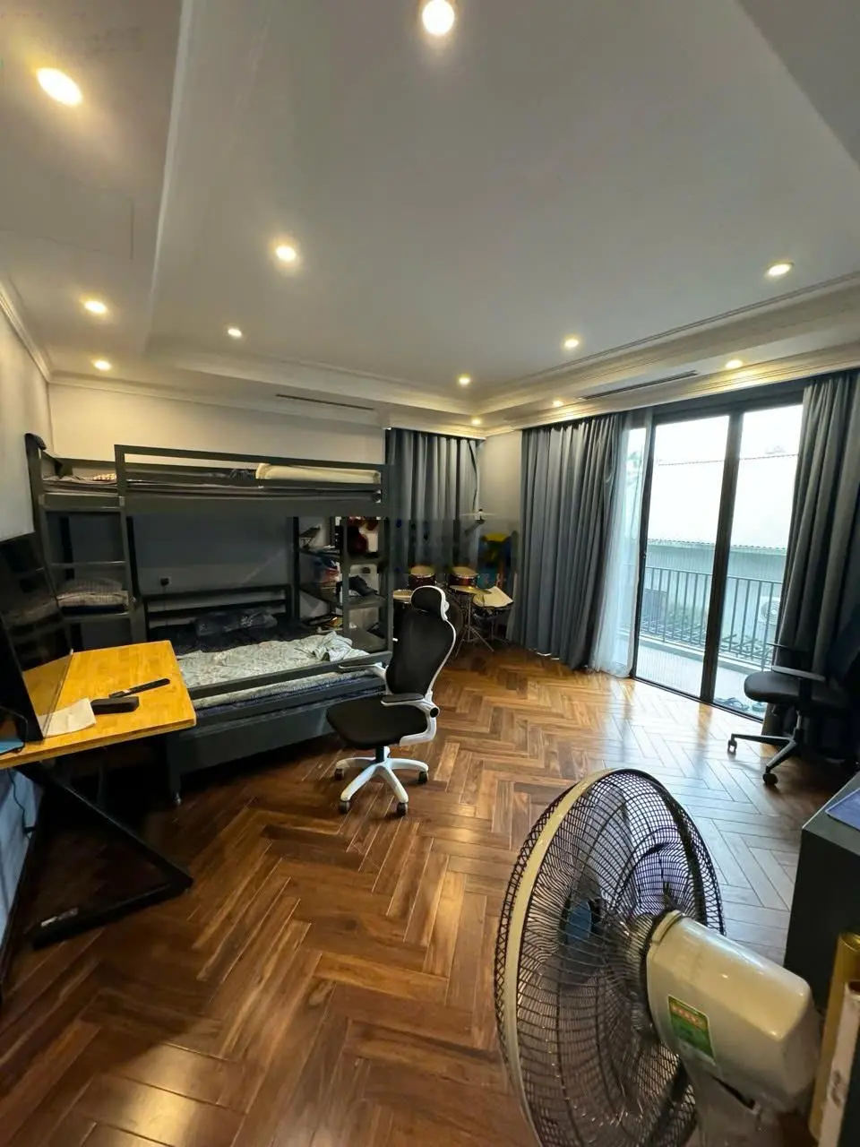 Bán biệt thự đơn lập Vườn Tùng diện tích 400m2 hoàn hiện full nội thất, 5pn, 5vs