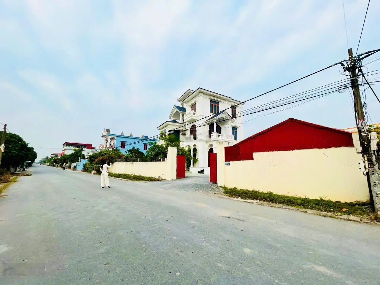 Chuyển nhượng 2000m2 nhà đất Hưng Yên, biệt thự 500m2, xưởng BT500m2, và 400m khối bể cá chỉ 37 tỷ