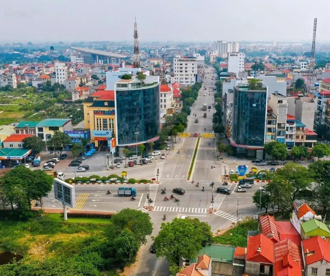 Nhà 6 tầng kinh doanh tổ 4 thị trấn Đông Anh, phân lô bàn cờ - vỉa hè - cho thuê - sẵn dòng tiền