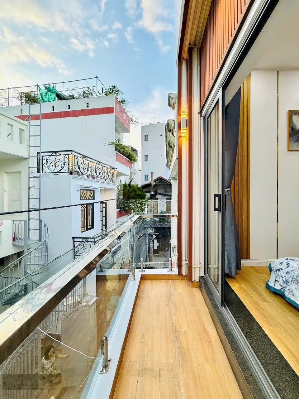Cần bán gấp nhà ở Phan Xích Long, Phường 2, Phú Nhuận. Giá 2.35 tỷ. DT: 40m2, 2 tầng, 2 phòng ngủ.
