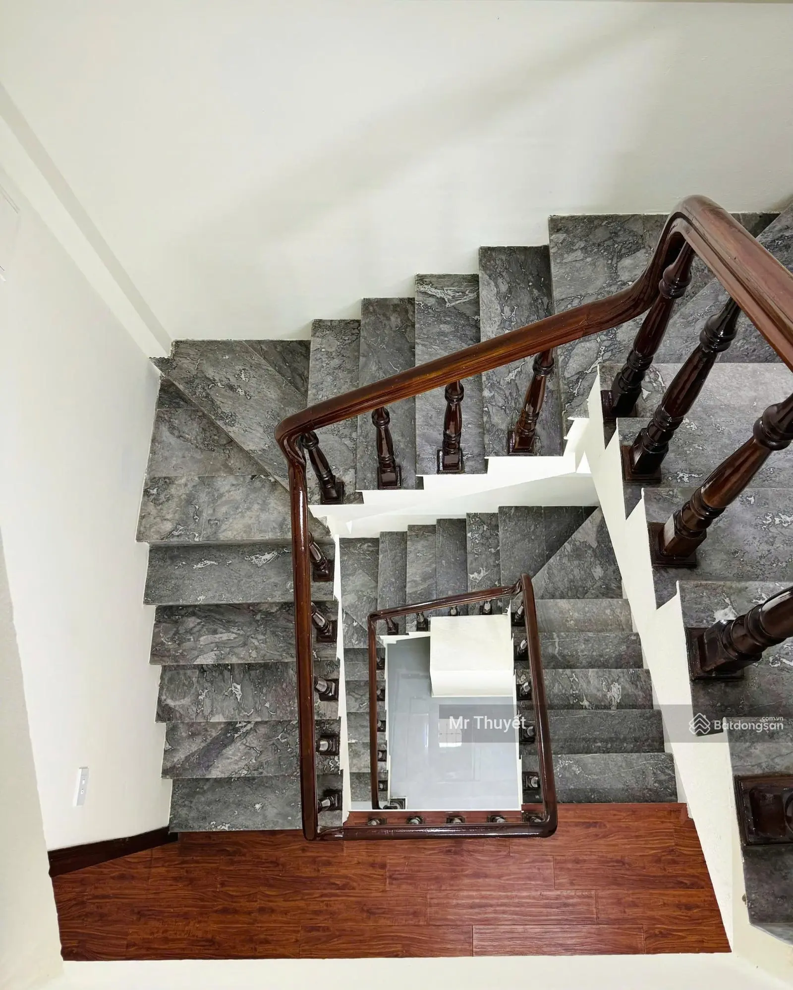 Cực hiếm! dân xây 40m-4 ngủ-phân lô quân đội-ô chờ thang máy-ô tô qua nhà-gần việt pháp hơn 8 tỷ
