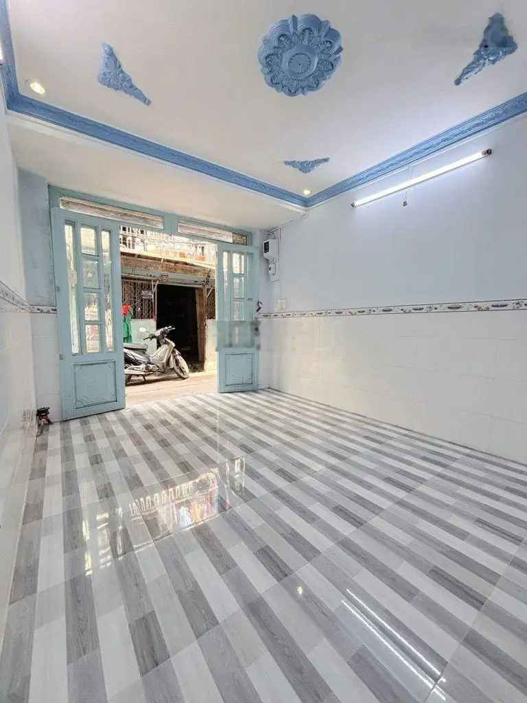 Bán gấp nhà riêng 2 tầng 21m2 hẻm xe hơi,giáp q6, tân phú,đường tân hoà đông bình tân giá chỉ 2,3tỷ