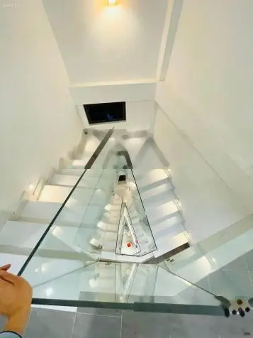 VIP nhà mặt phố Lạc Long Quân, giá 23 tỷ, 37m2x7T, KD, thang máy