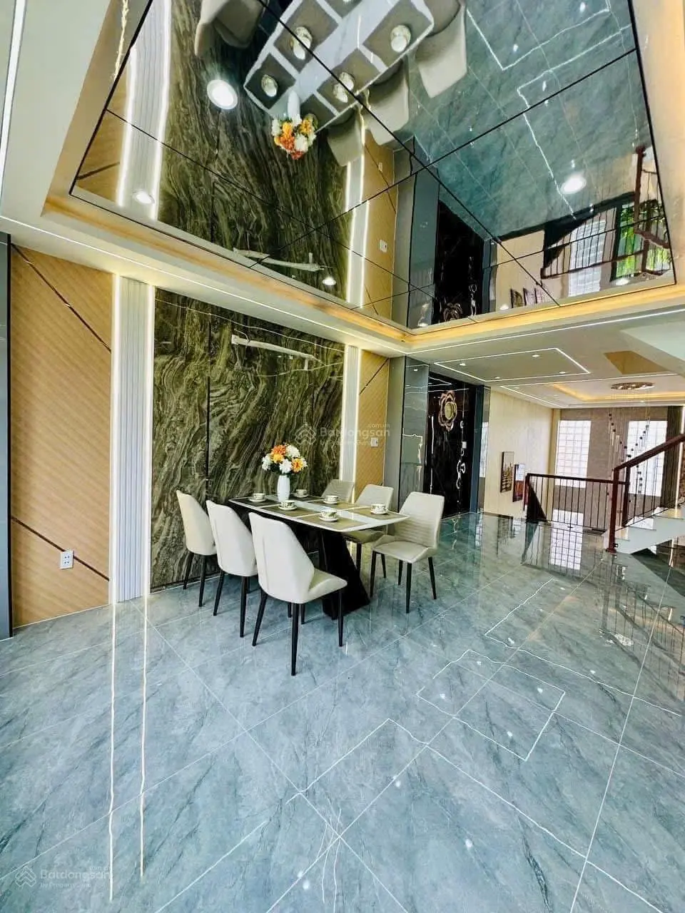 Tôi cần bán nhà đinh công tráng,quận 1-giá 3.4tỷ/82m2(5x16.4m). sổ sẵn. đang cho thuê 32 triệu