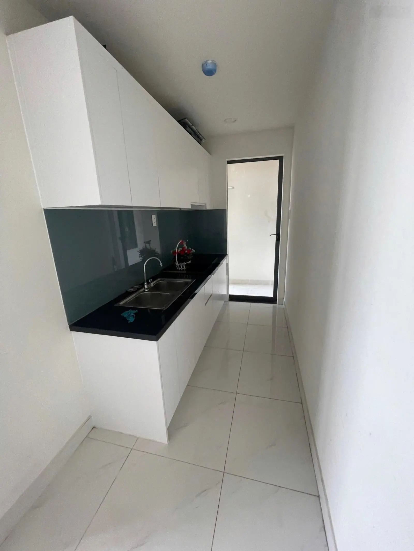 Bán căn hộ 65m2 , 2wc , 2pn , 2ty5 mặt tiền phạm thế hiển q.8