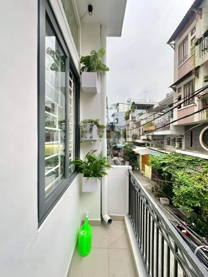Nhà đẹp cho vợ chồng mới cưới chỉ 3.25 TỶ, MT Sư Vạn Hạnh, Phường 12, Quận 10, 2PN - 2WC, Sổ riêng
