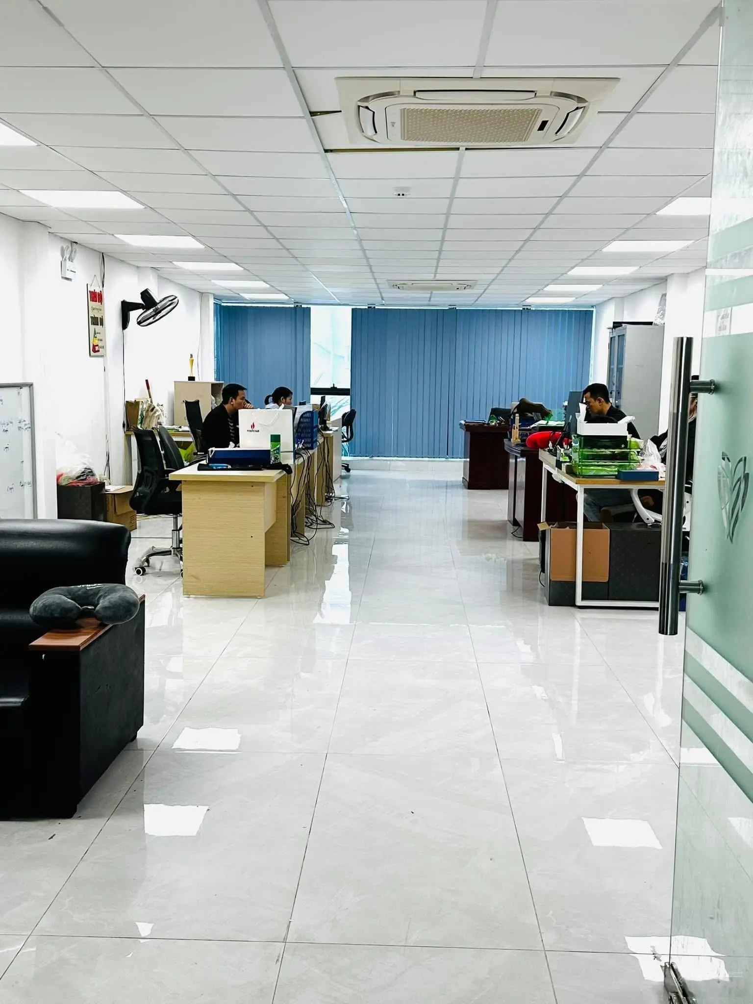 Toà Văn Phòng Thông sổ Vàng- Vũ Phạm Hàm- Trung Kính - Oto tránh- Dừng đỗ thoải mái - Vỉa hè KD