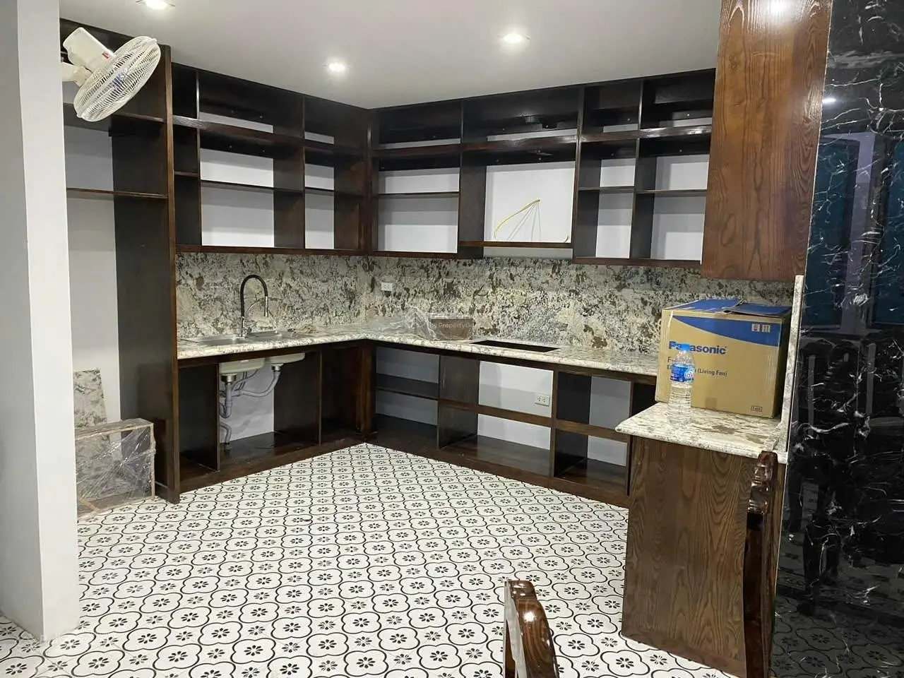 Nhà mặt phố Thanh Am 110m2x6 tầng xe công tránh, vỉa hè, kinh doanh vô đối 22 tỷ 0976 285 ***