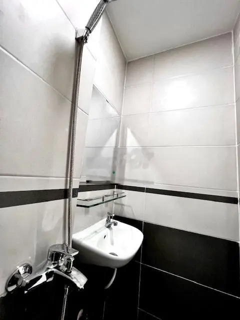Bán nhà mặt tiền hẻm 6m, Quận 4 , nhà mới xây sổ Hồng đầy đủ
