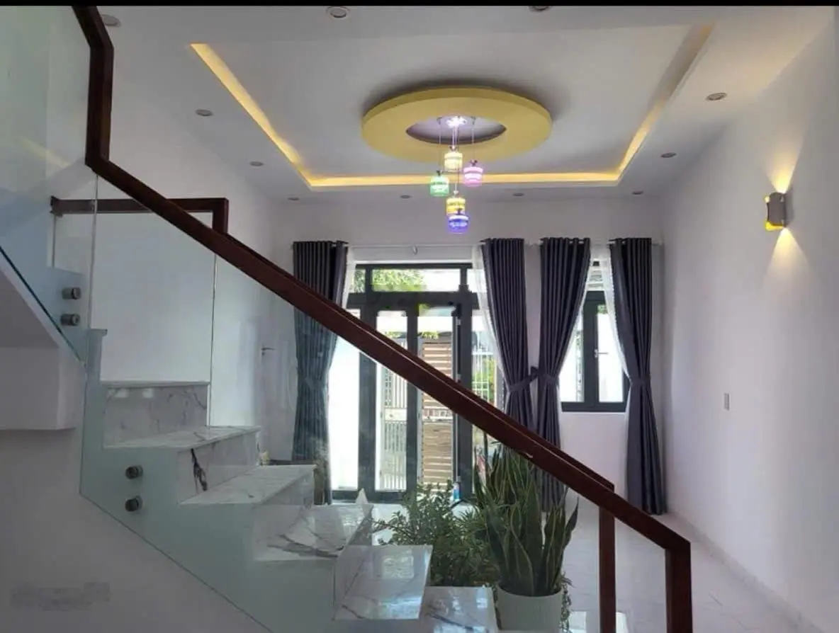 Bán nhà mới xây tt chợ thành, diên khánh