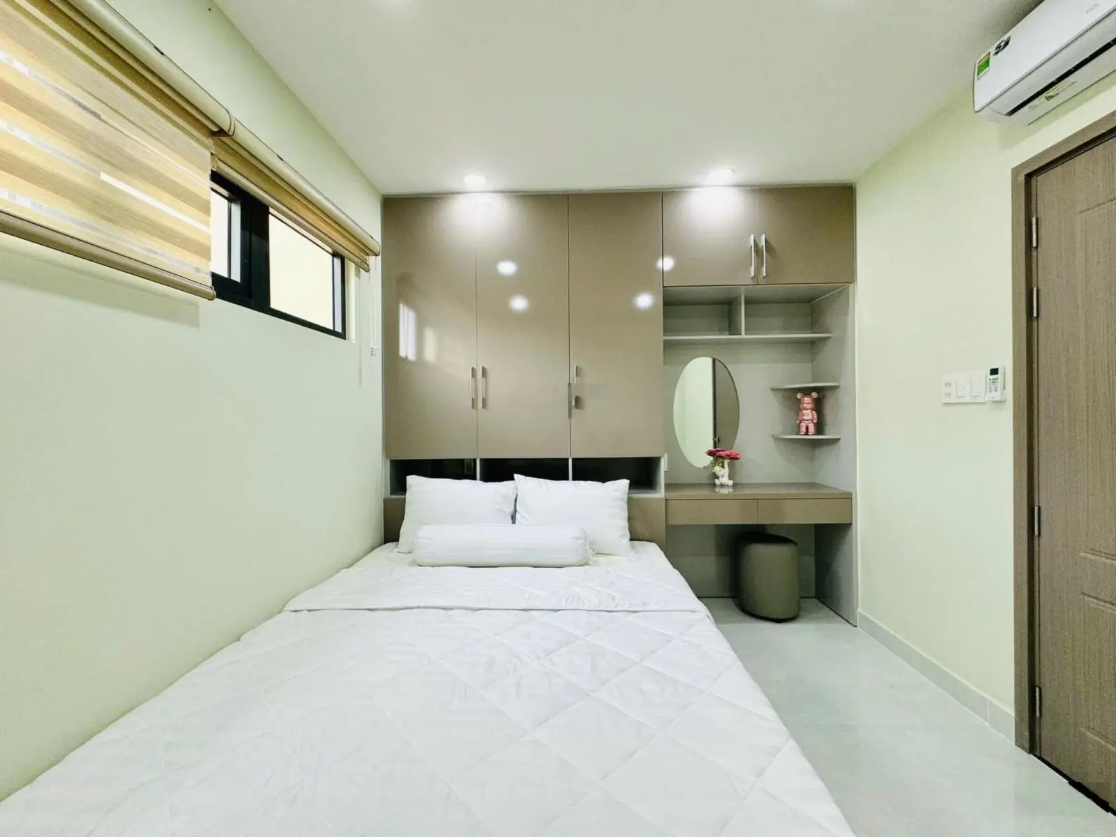 Bán nhà 4 tầng 5PN 5WC, 39m2 chỉ 2tỷ350 Phạm Ngọc Thạch, P6, Q3. Gần Dinh Độc Lập. Sẵn sổ, hẻm 6m.