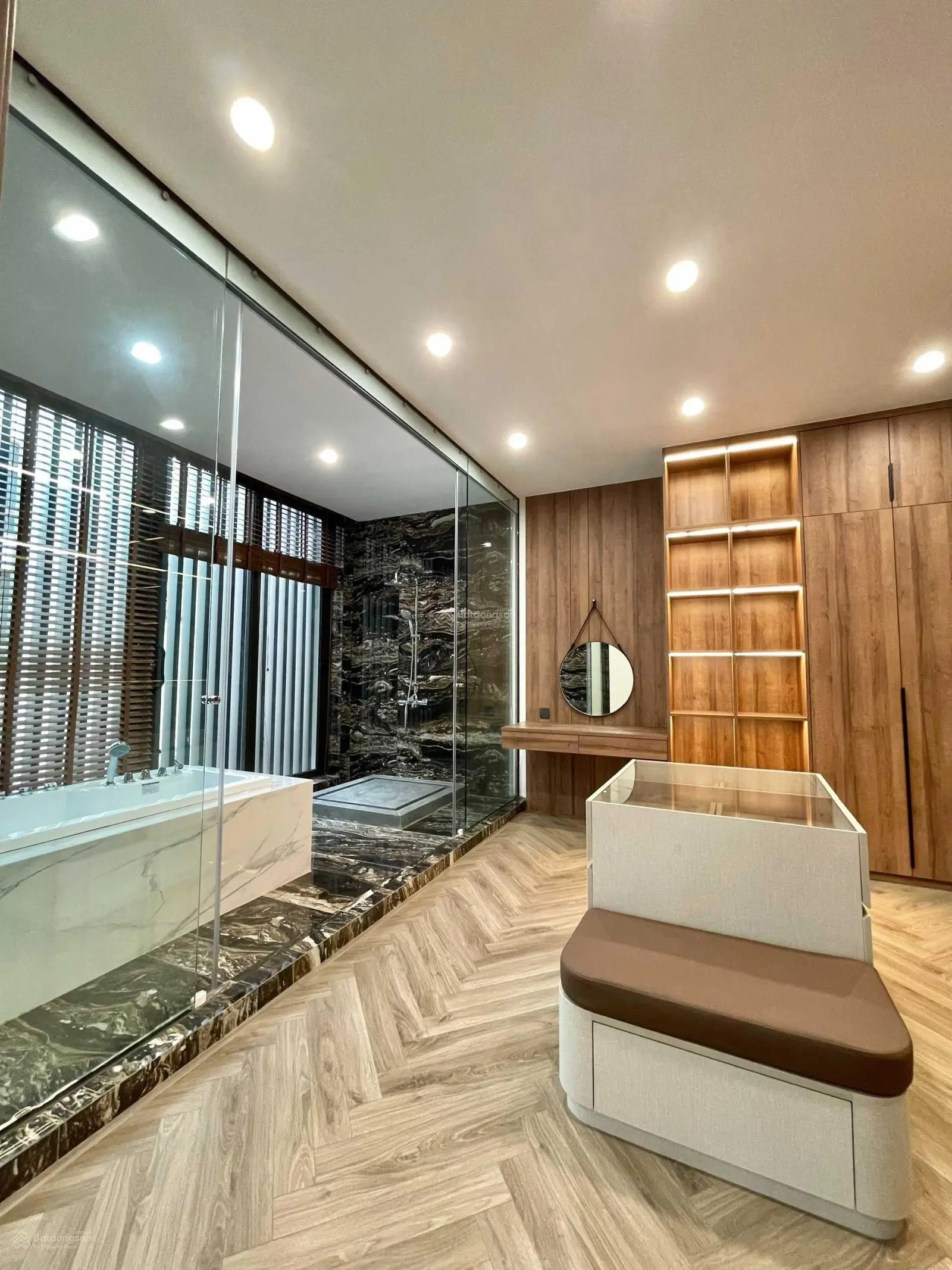 Nhà đẹp Nguyễn Sơn, Gia Thụy, Long Biên, 69m2, MT rộng, 7 Tầng, Lô góc, 2 Thoáng, LH: 0988 312 ***