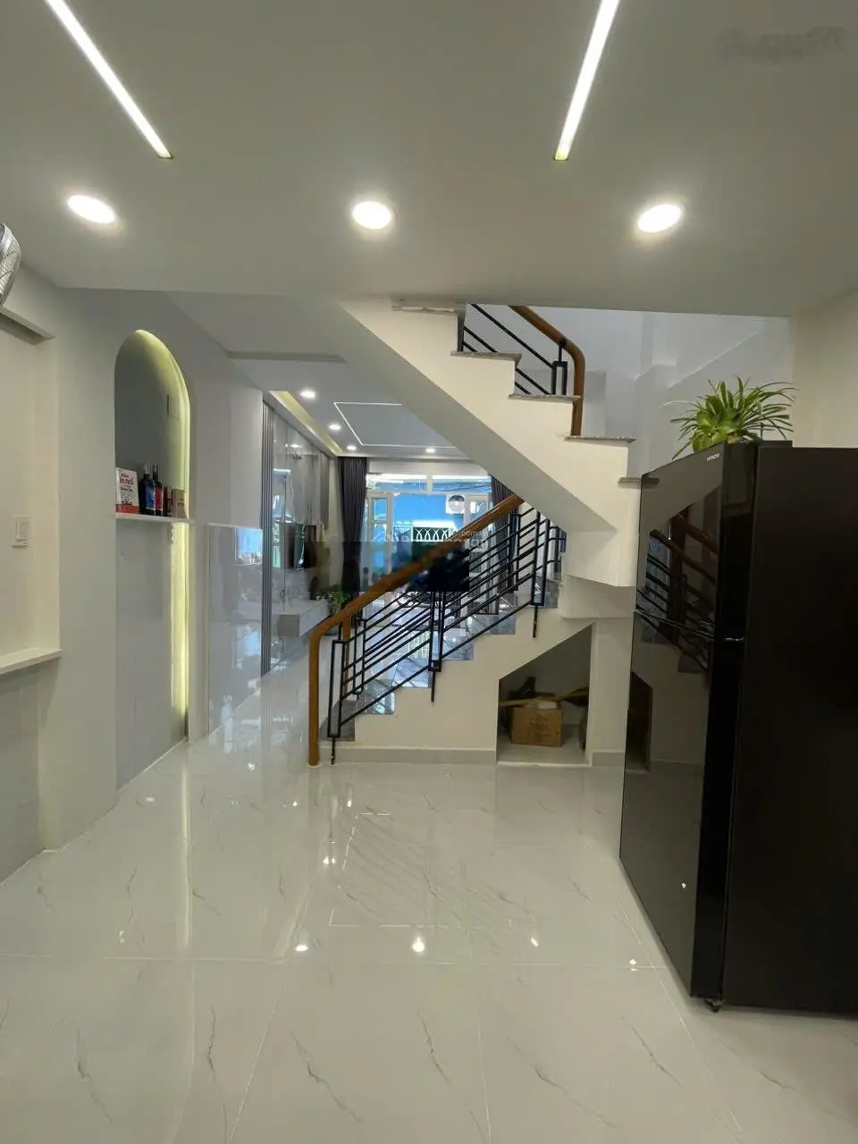 Gần chợ, Tiện đi lại Q1..bán gấp căn nhà hẻm góc, 1Trệt 1Lầu, 2PN 3WC. Giá bán: 3.5 tỷ, 0916651239