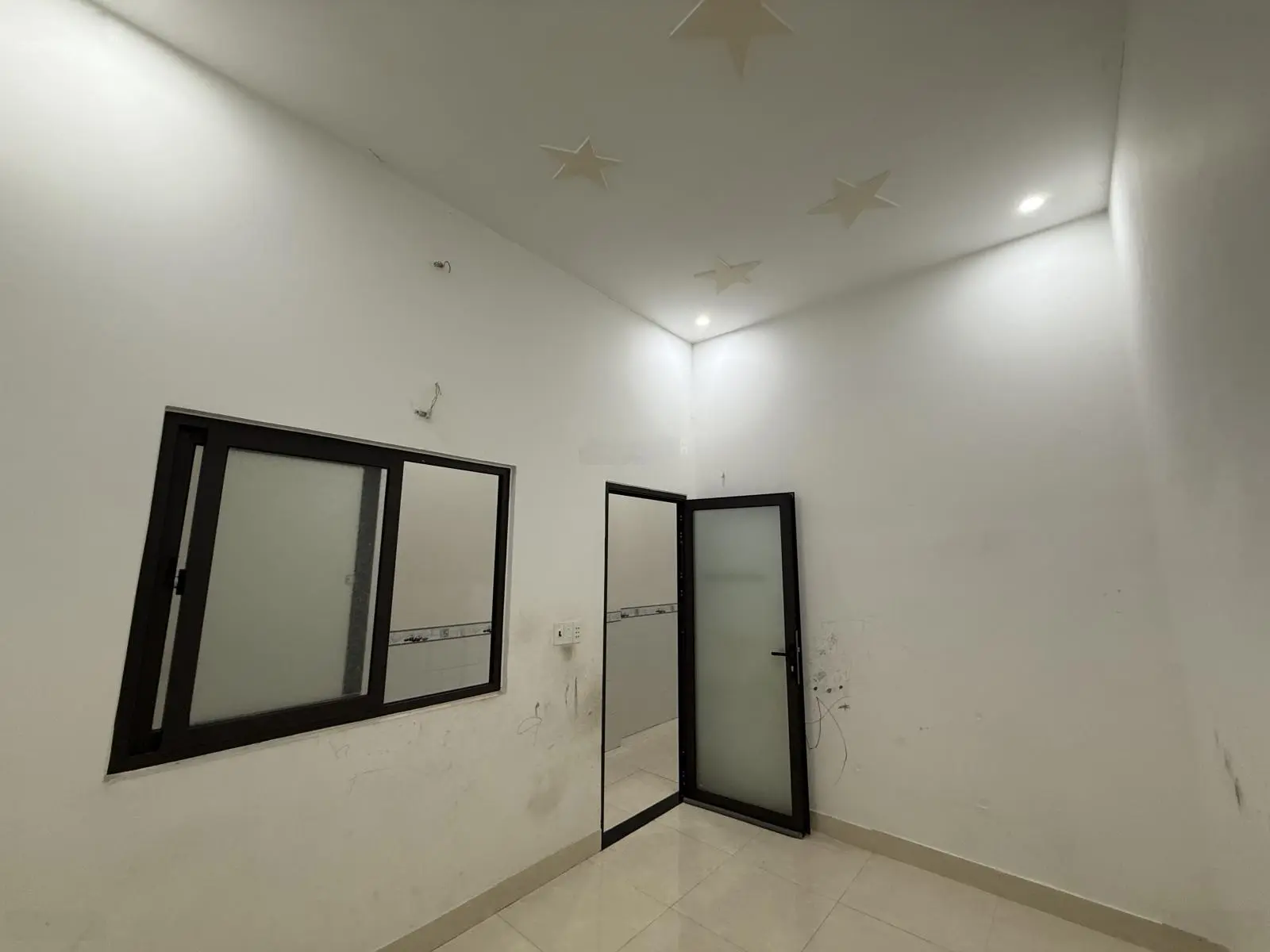 Bán nhà 1T + sân thượng, khu tái định cư ĐHQG TP.HCM, 109.8m2 ngang 4m, sổ hồng chính chủ, giá tốt