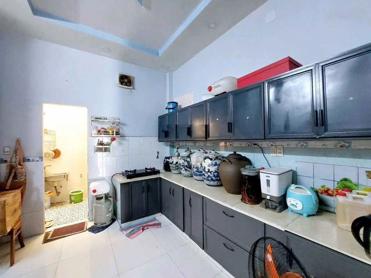 Bán nhà mặt tiền đường ô tô tránh nhau, DT: 69m2, 3 tầng kiên cố ở ngay, DT sàn 157m2, chỉ 6,99 tỷ