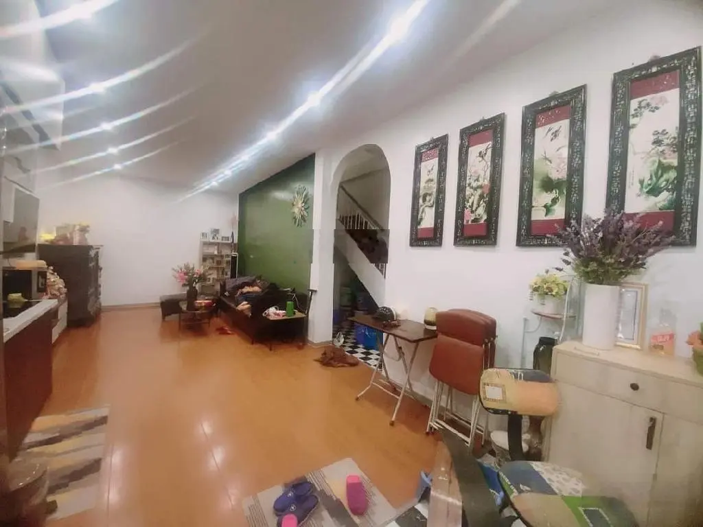 Dịch Vọng, dân xây, 4 tầng, nhà đẹp ở ngay full nội thất, 6,05 tỷ