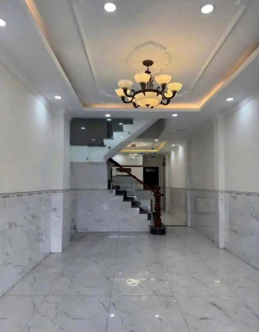Bán gấp nhà phố siêu đẹp đường trước nhà gần 30m ngay gần vincom; 0933352944