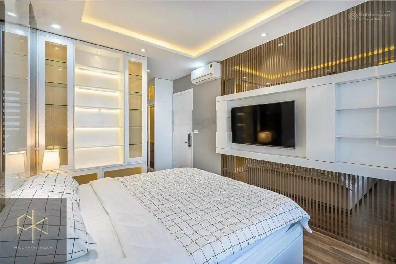 Bán CHCC Carillon 3, Hoàng Hoa Thám, Tân Bình, DT - 95m2 3PN 2WC. Giá 4 tỷ 750 + sổ hồng. LH Hậu