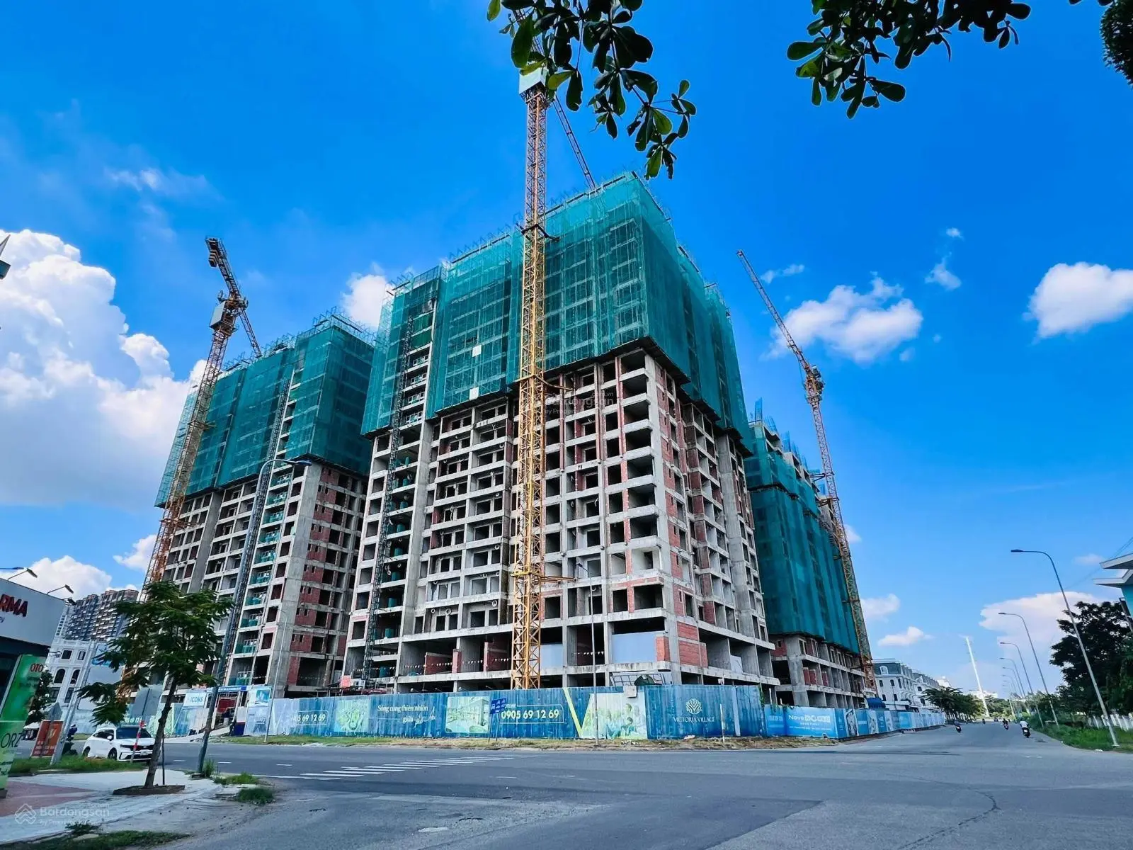 Bán căn 3PN. Giá bao VAT 5.2 tỷ, view Đông Nam mát mẻ. Tầng cao thanh toán 55% ngưng nhận nhà.